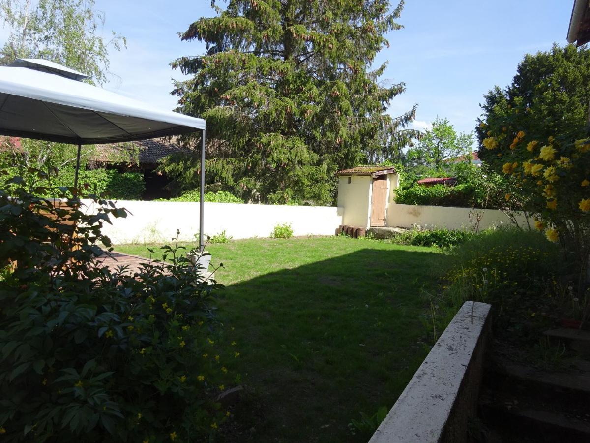 Gite Des Pleiades Villemoirieu Exterior foto